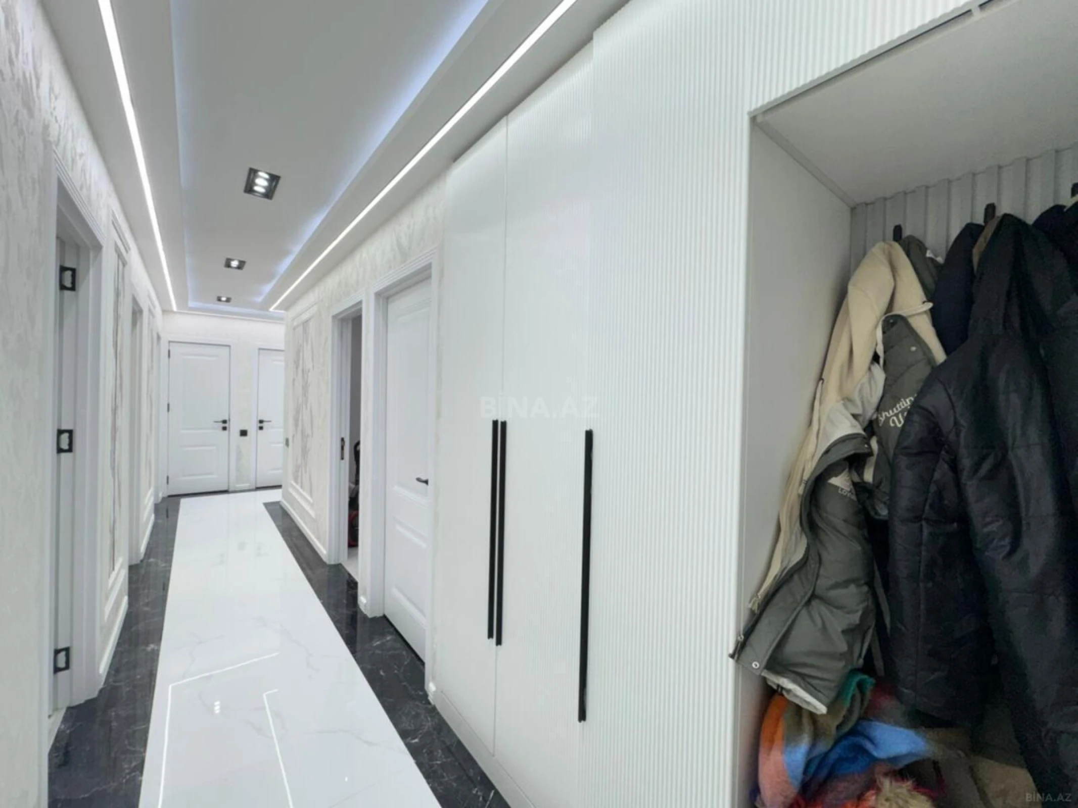 Satılır 5 otaqlı mənzil 120 m²