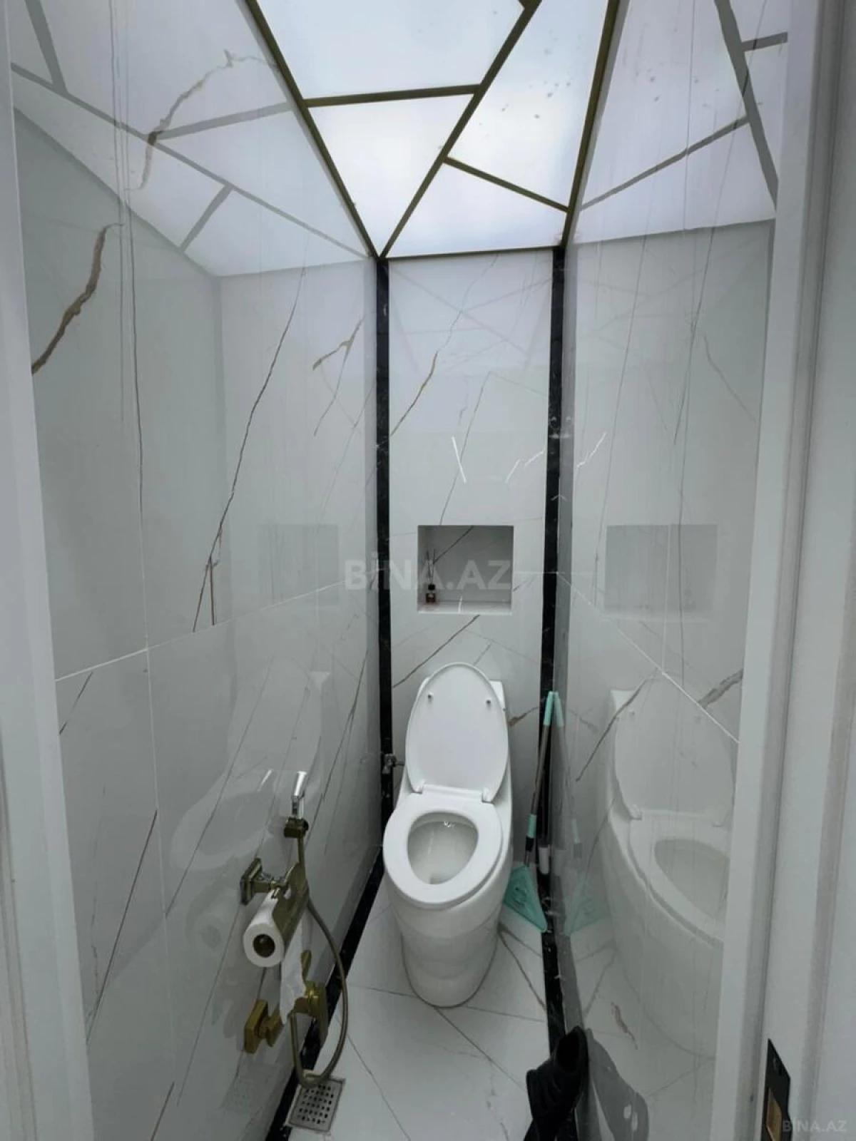 Satılır 5 otaqlı mənzil 120 m²