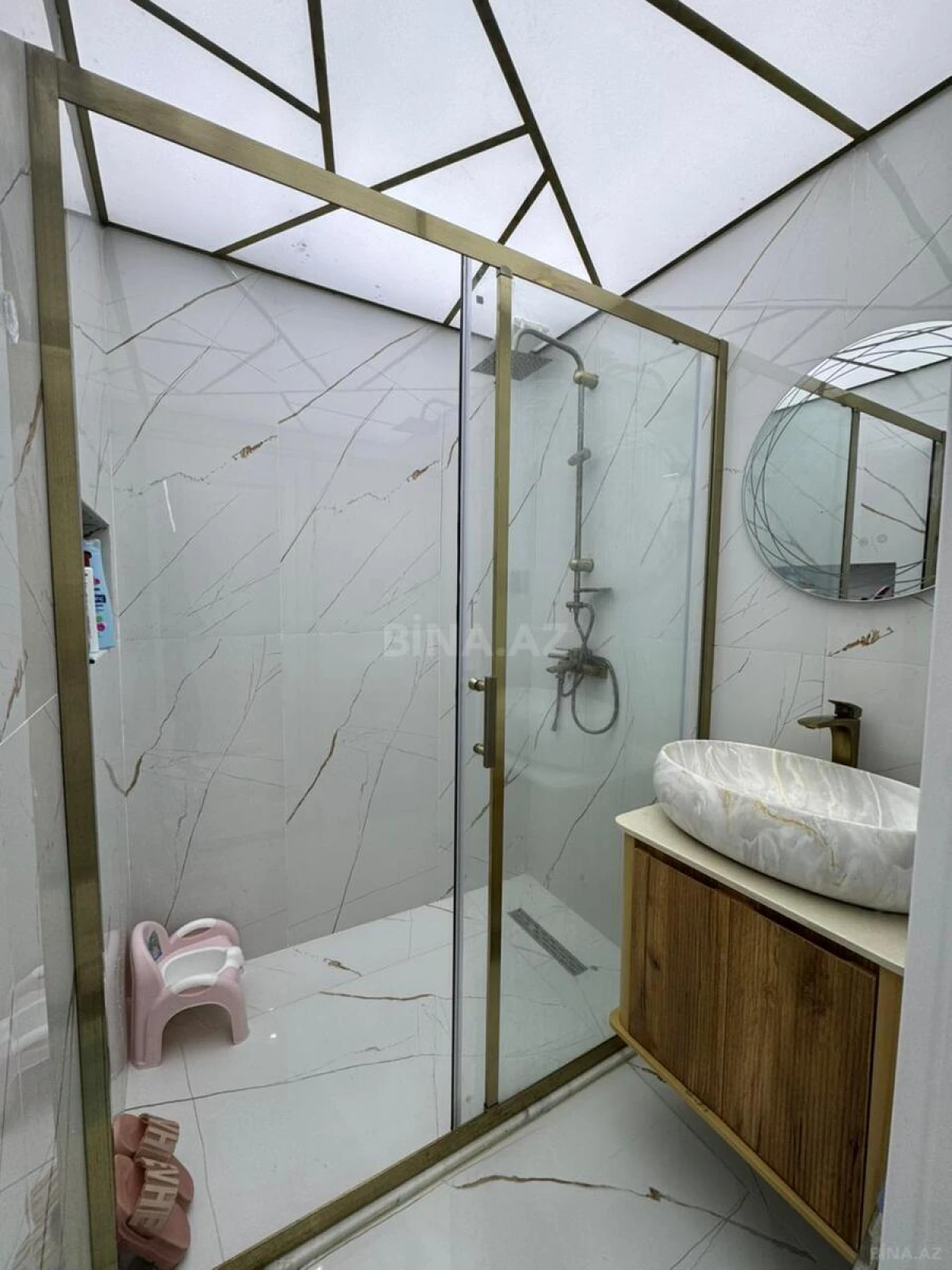 Satılır 5 otaqlı mənzil 120 m²