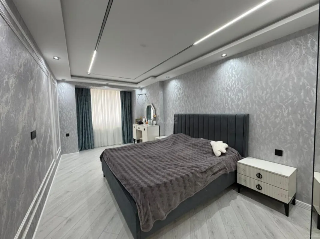 Satılır 5 otaqlı mənzil 120 m²