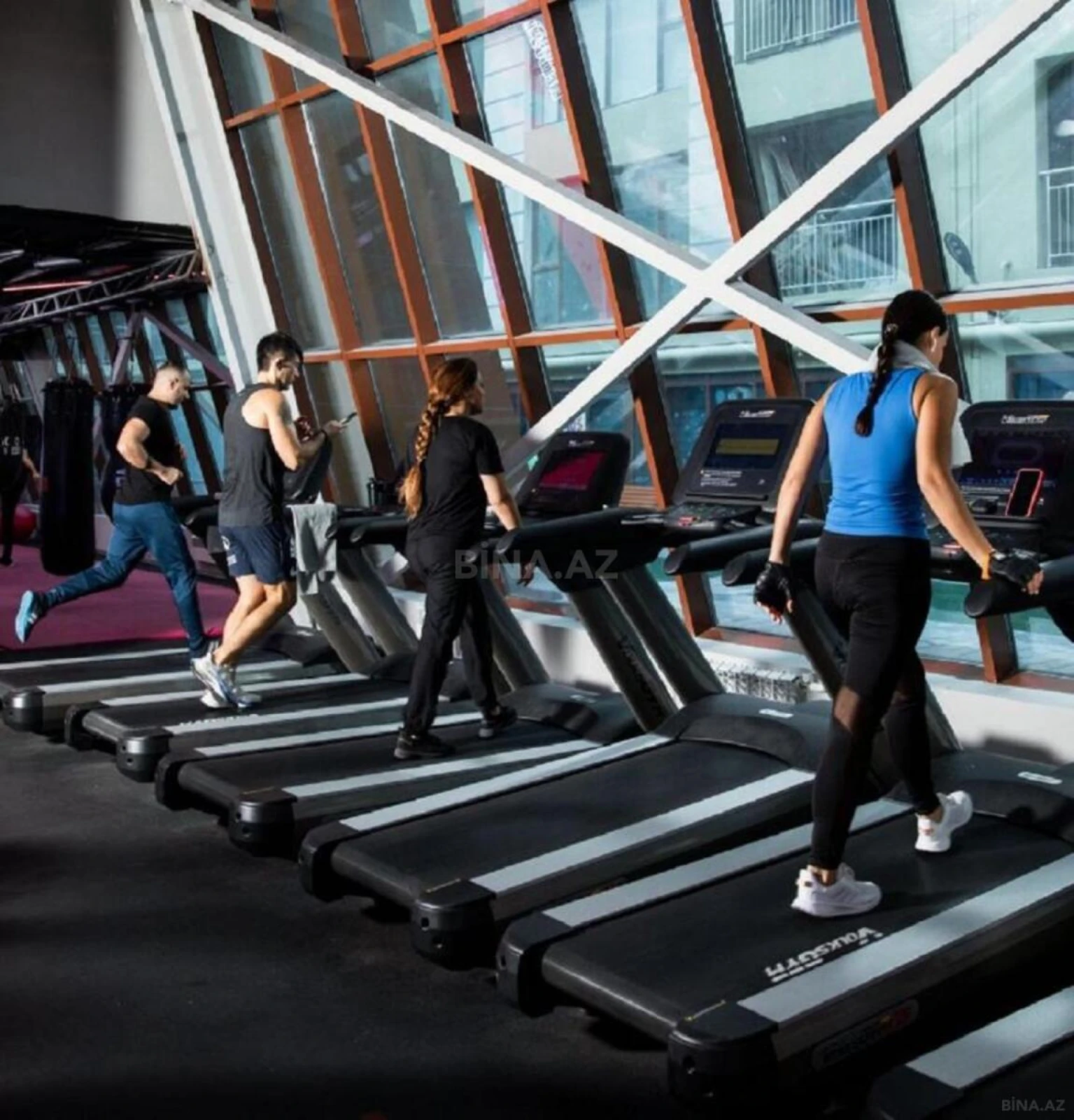 Kirayə verilir 2 otaqlı mənzil 73 m²