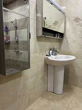 Satılır 4 otaqlı mənzil 183 m²