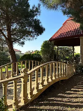 Kirayə verilir 15 otaqlı həyət evi 800 m² — Bakı, Badamdar 15 otaq 800.00 m²