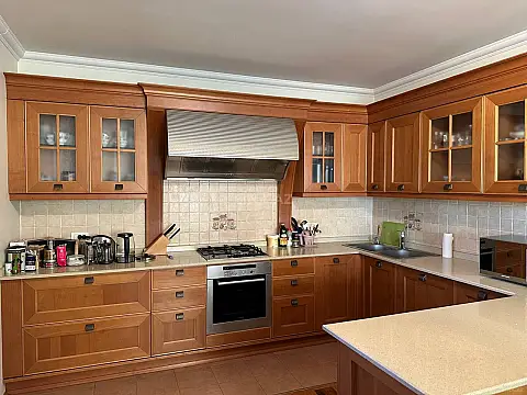 Kirayə verilir 15 otaqlı həyət evi 800 m²