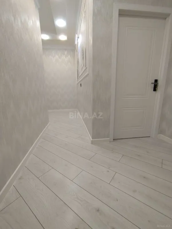 Satılır 4 otaqlı mənzil 97 m²