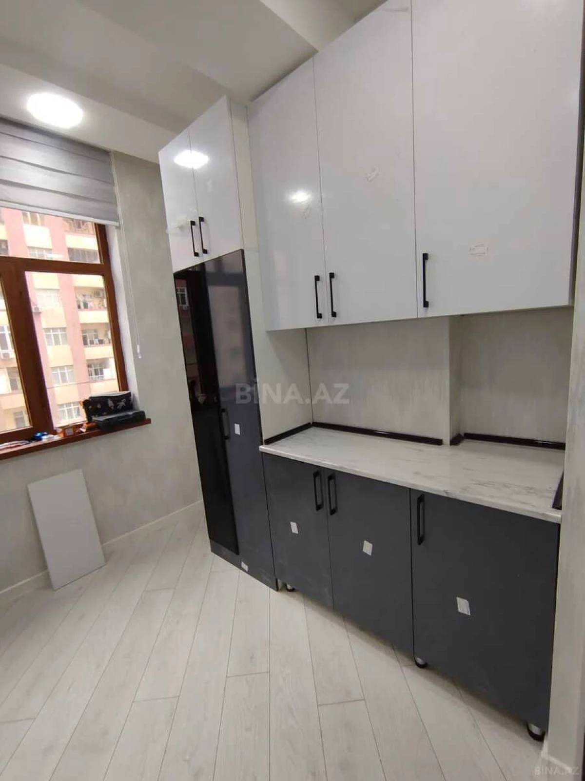 Satılır 4 otaqlı mənzil 97 m²