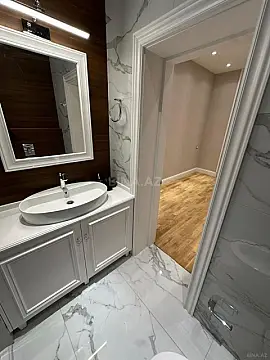 Kirayə verilir 4 otaqlı mənzil 165 m²