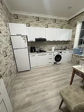 Satılır 6 otaqlı həyət evi 170 m²