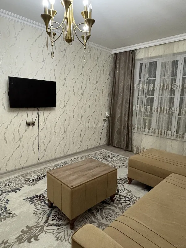 Satılır 6 otaqlı həyət evi 170 m²