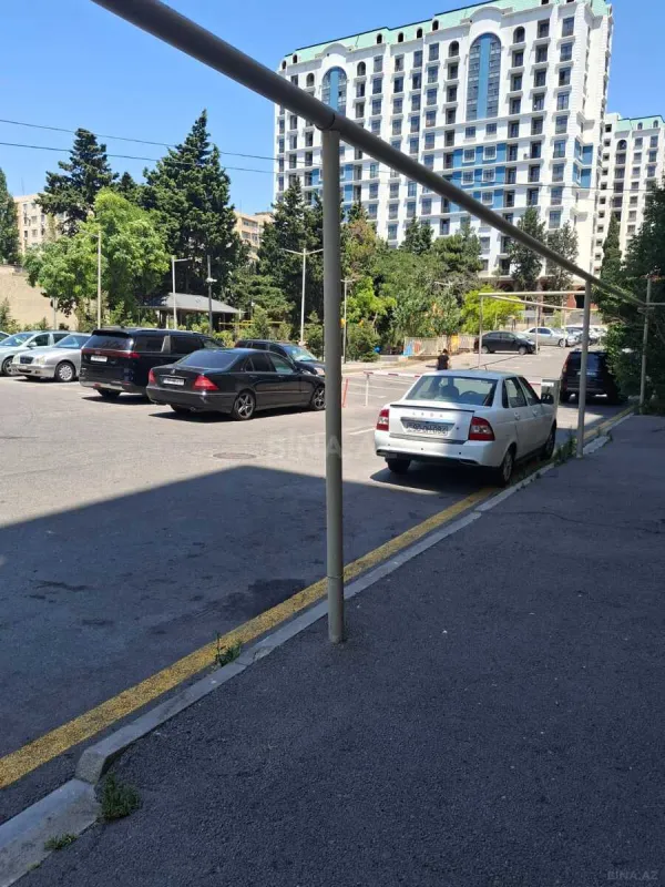 Satılır 2 otaqlı mənzil 82 m²