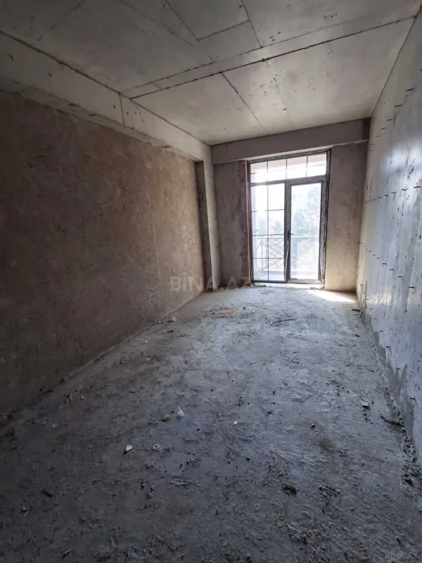 Satılır 2 otaqlı mənzil 82 m²