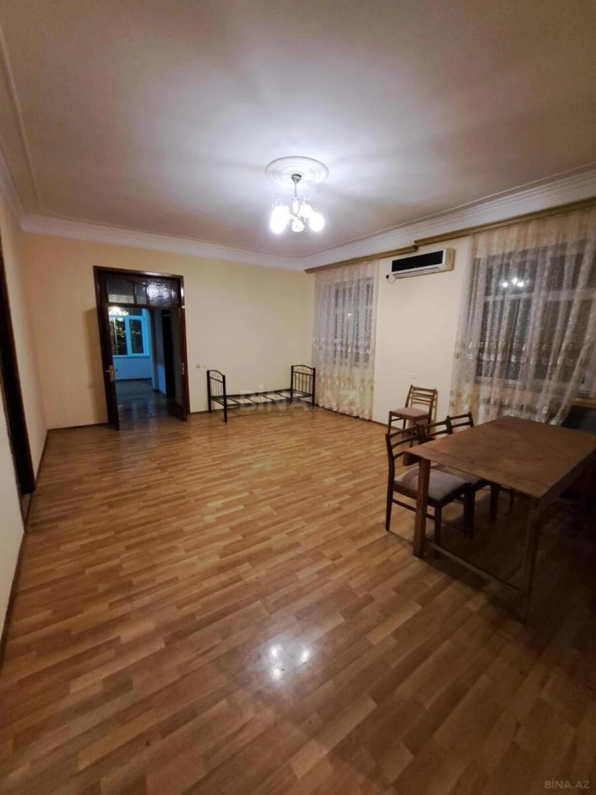 Kirayə verilir 15 otaqlı həyət evi 450 m²