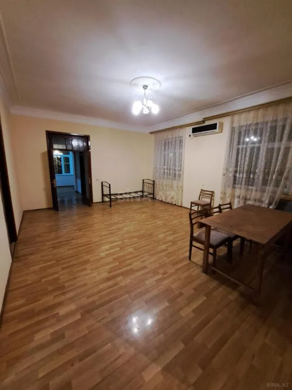 Kirayə verilir 15 otaqlı həyət evi 450 m²