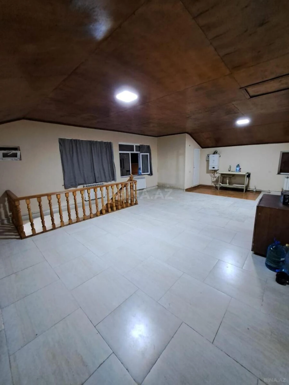 Kirayə verilir 15 otaqlı həyət evi 450 m²