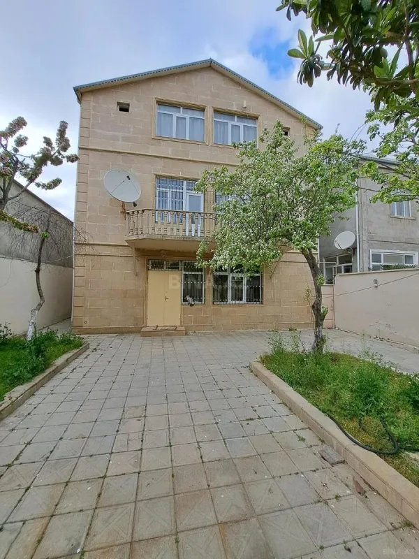 Kirayə verilir 15 otaqlı həyət evi 450 m²
