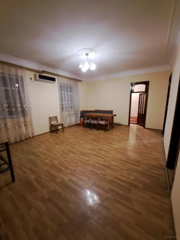 Kirayə verilir 15 otaqlı həyət evi 450 m²