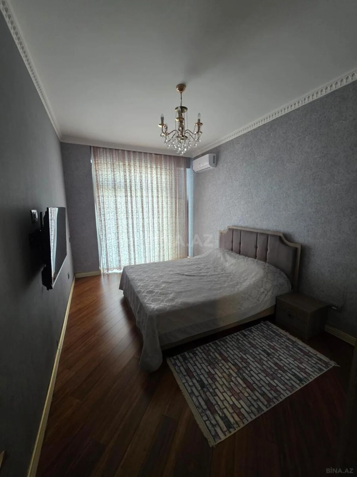 Kirayə verilir 3 otaqlı mənzil 150 m²