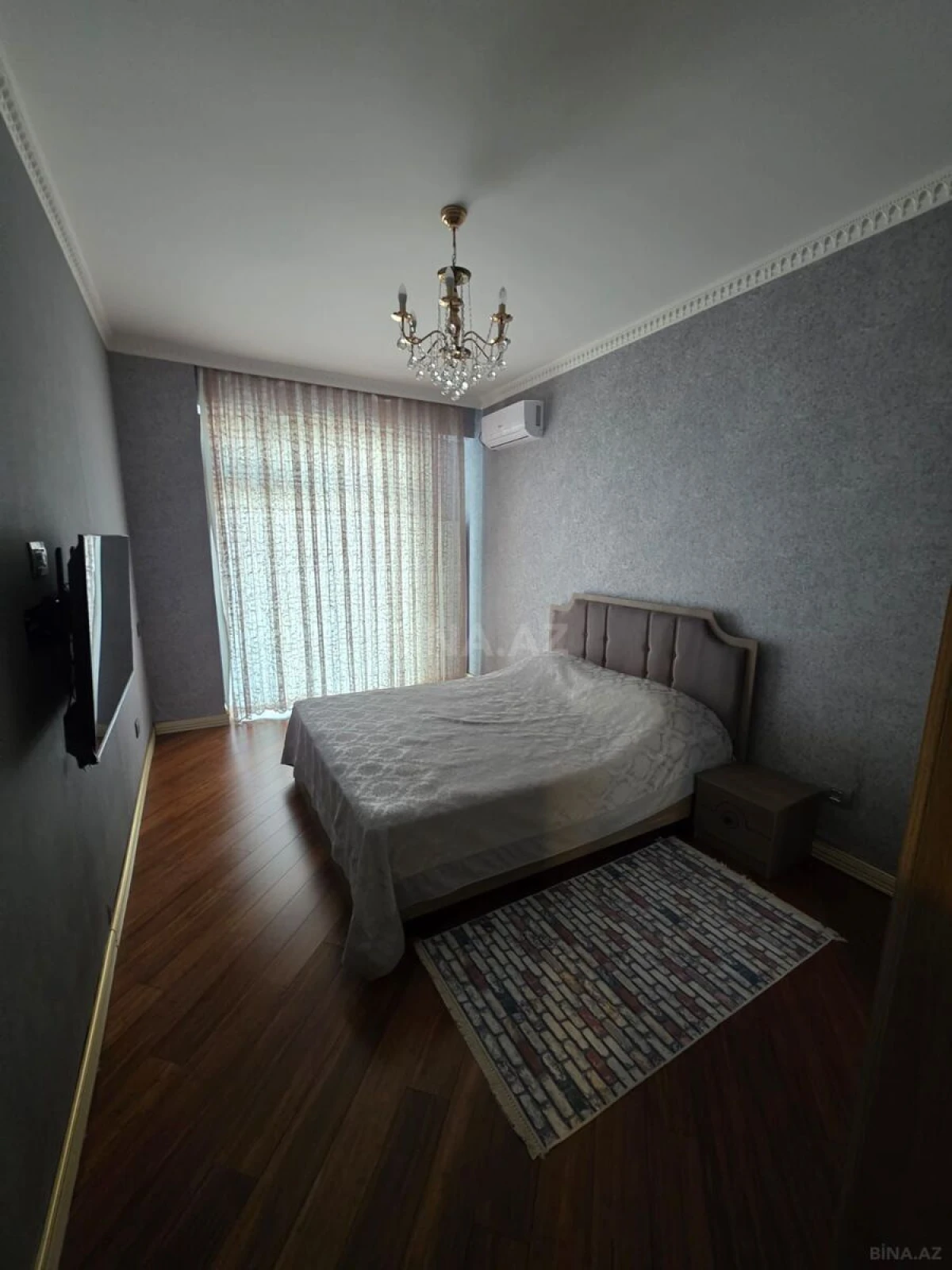 Kirayə verilir 3 otaqlı mənzil 150 m²