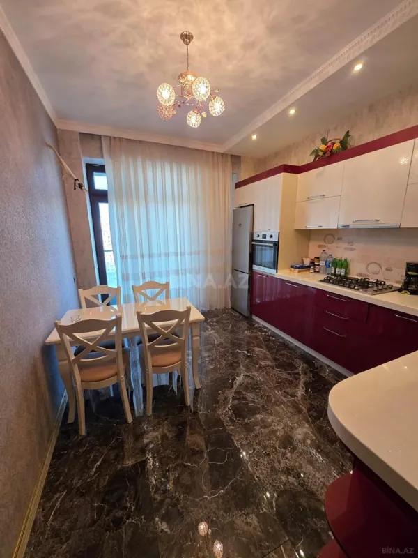 Kirayə verilir 3 otaqlı mənzil 150 m²