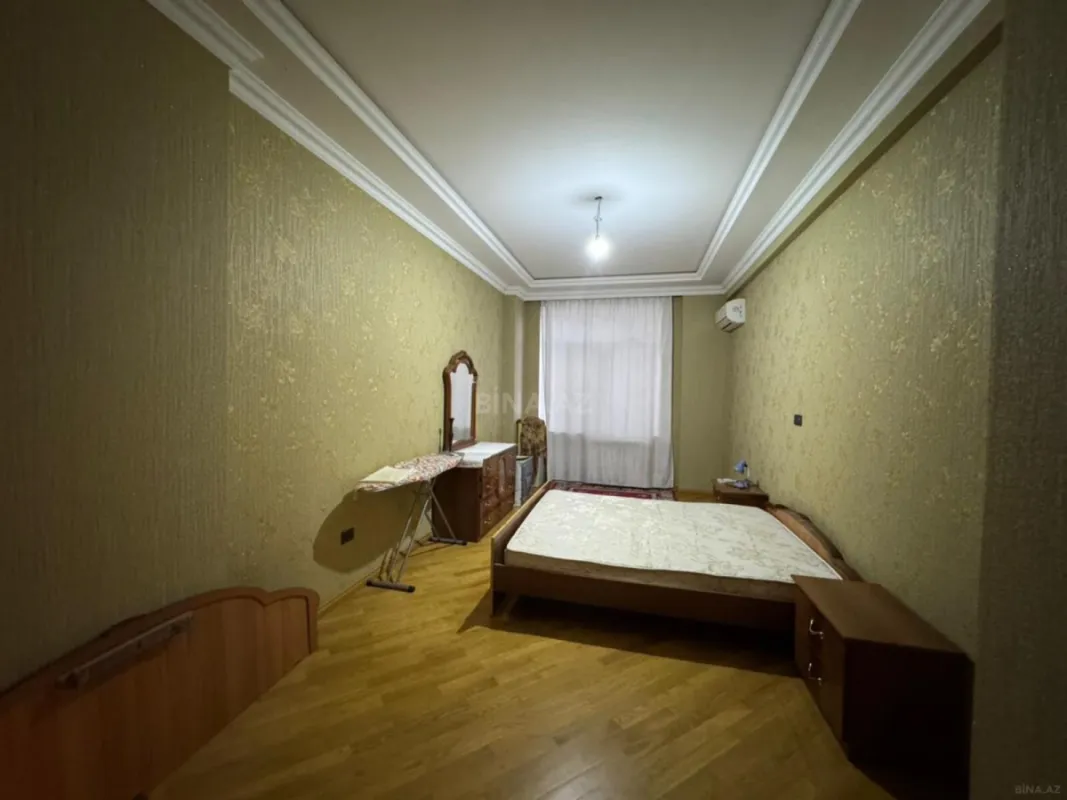 Satılır 3 otaqlı mənzil 105 m²
