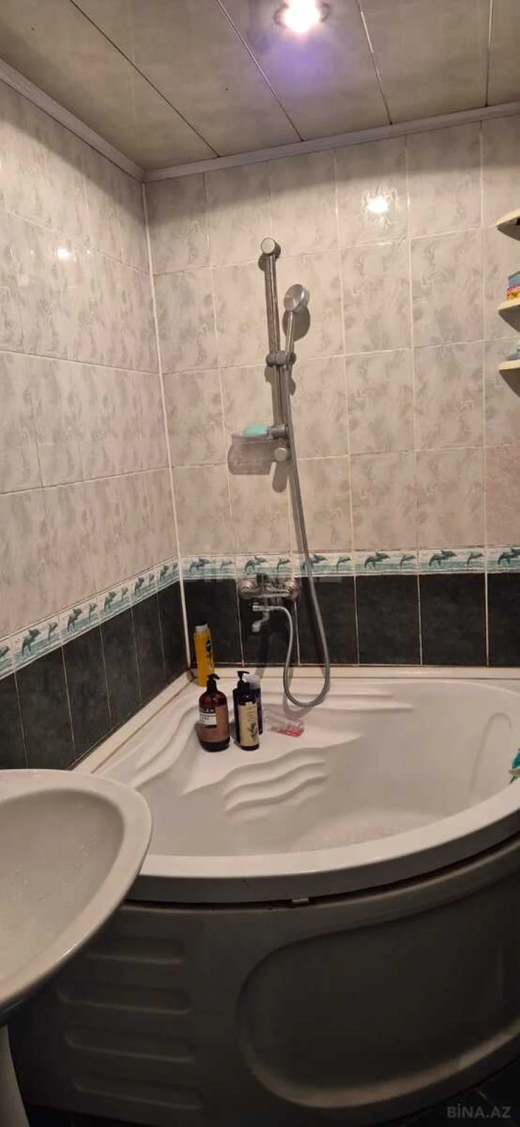 Satılır 4 otaqlı mənzil 110 m²