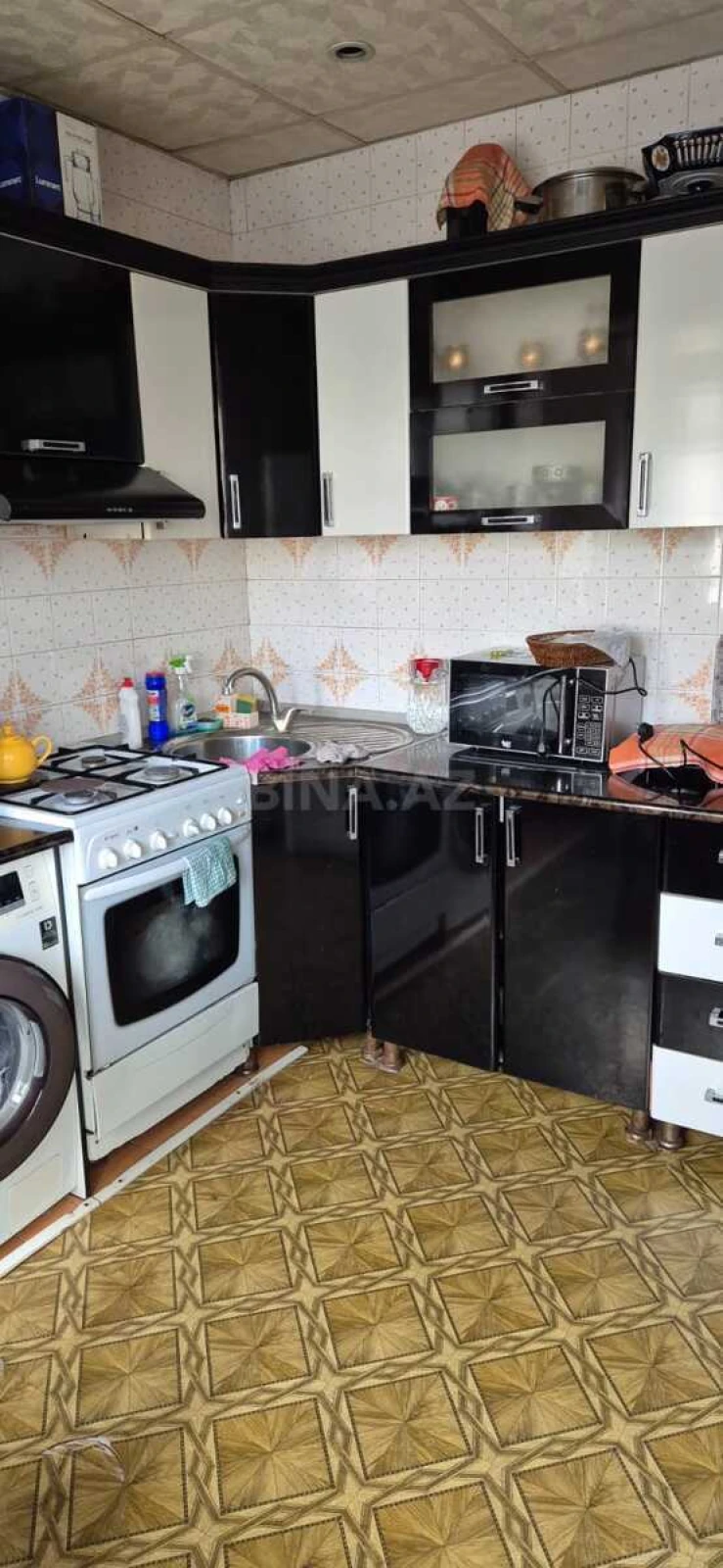 Satılır 4 otaqlı mənzil 110 m²