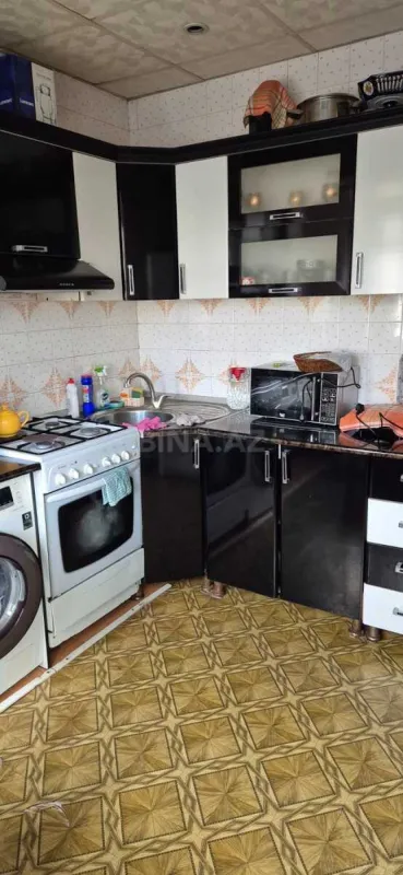 Satılır 4 otaqlı mənzil 110 m²