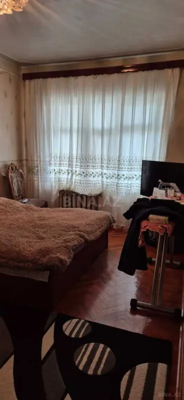 Satılır 4 otaqlı mənzil 110 m²