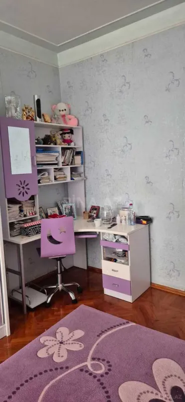 Satılır 4 otaqlı mənzil 110 m²