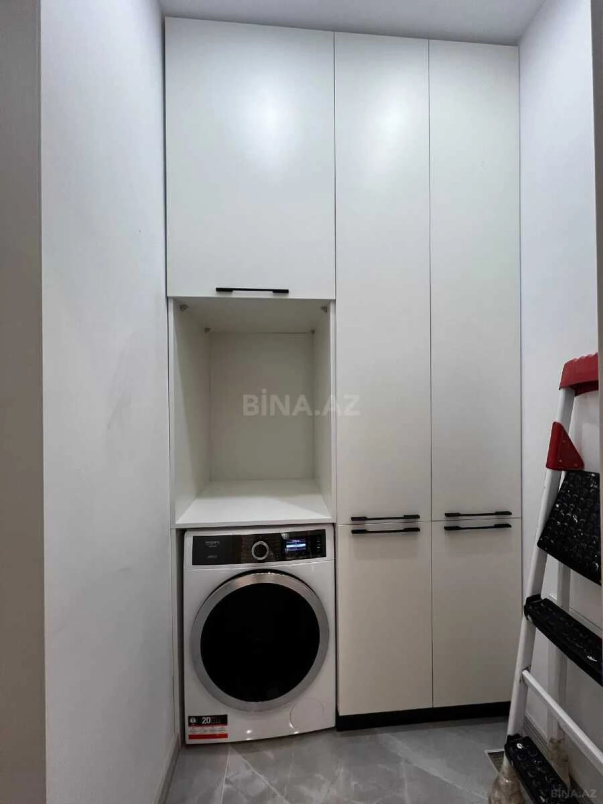 Satılır 3 otaqlı mənzil 128 m²