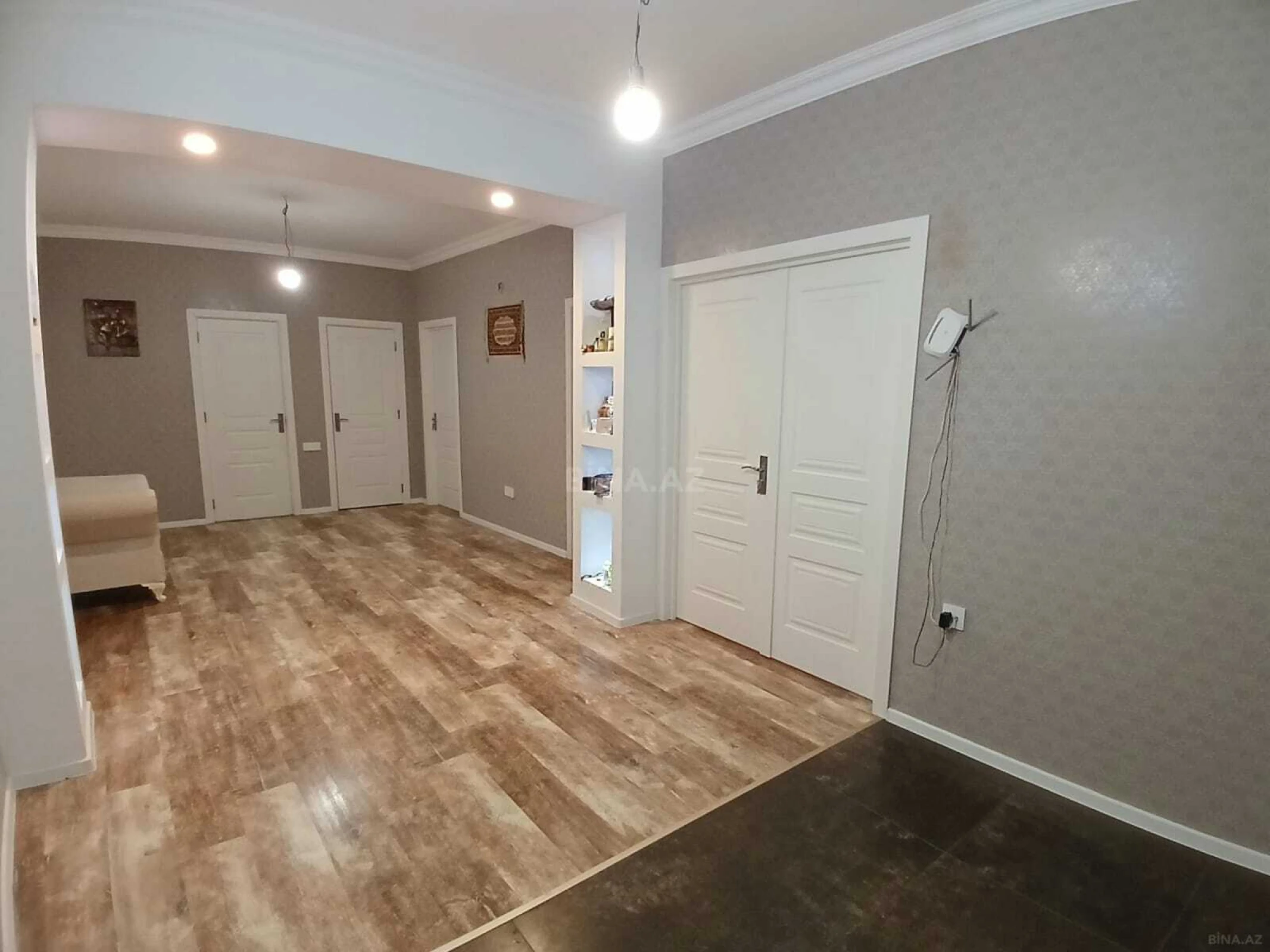 Satılır 3 otaqlı mənzil 128 m²