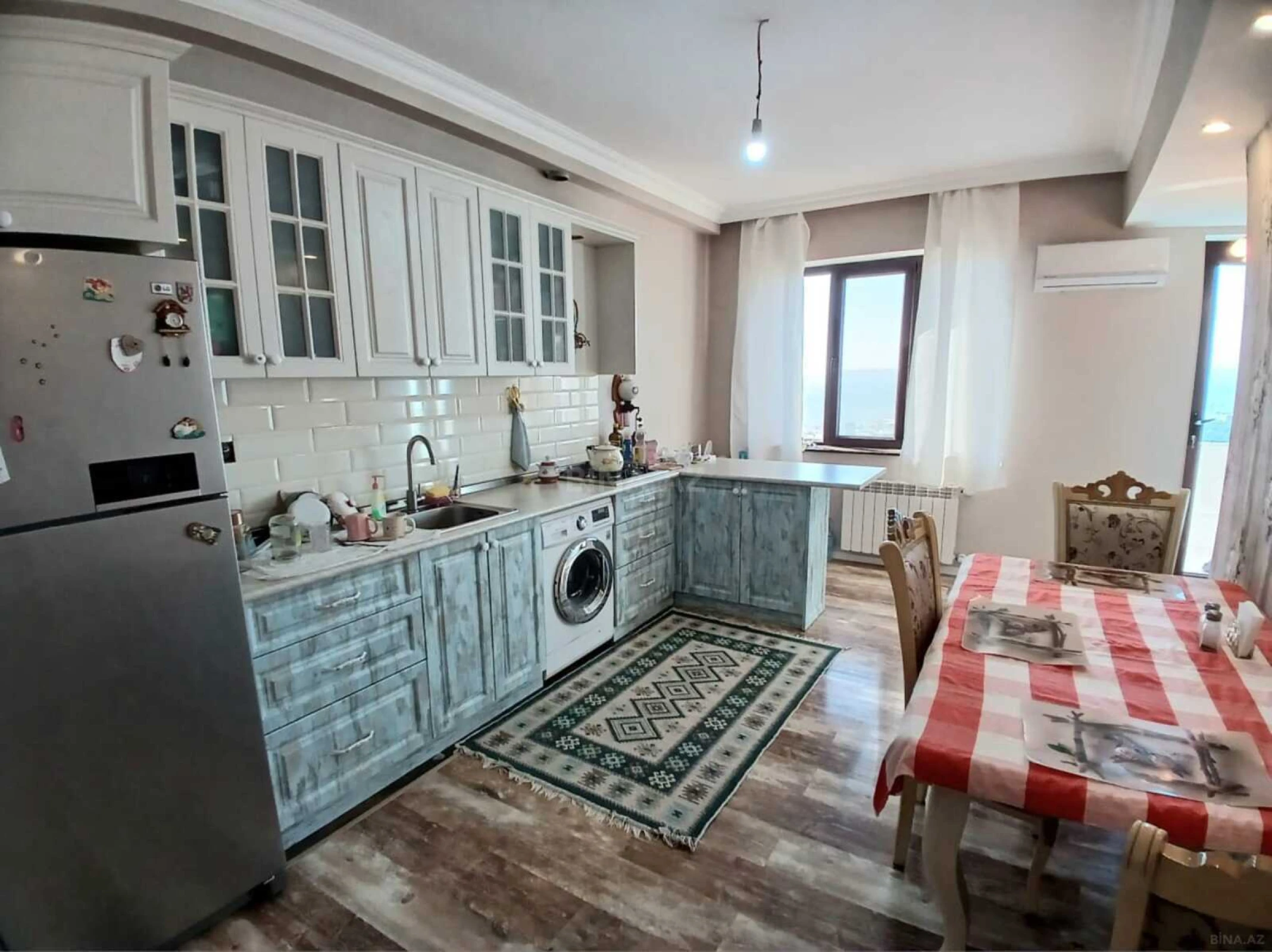 Satılır 3 otaqlı mənzil 128 m²