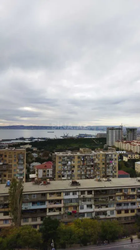 Satılır 3 otaqlı mənzil 128 m²