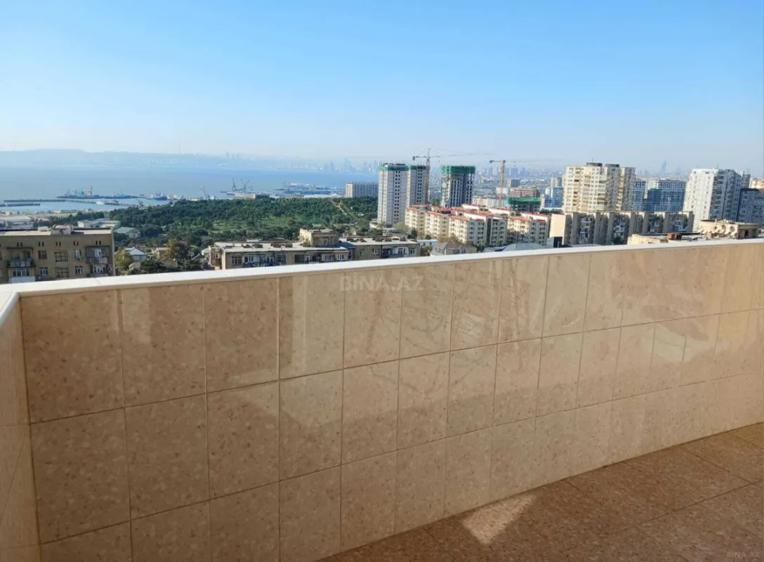 Satılır 3 otaqlı mənzil 128 m²