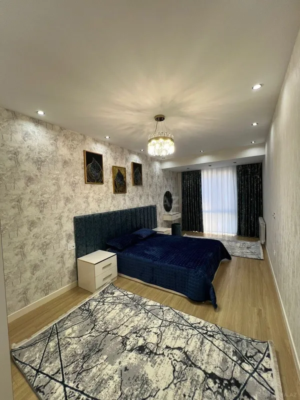 Satılır 2 otaqlı mənzil 83 m²