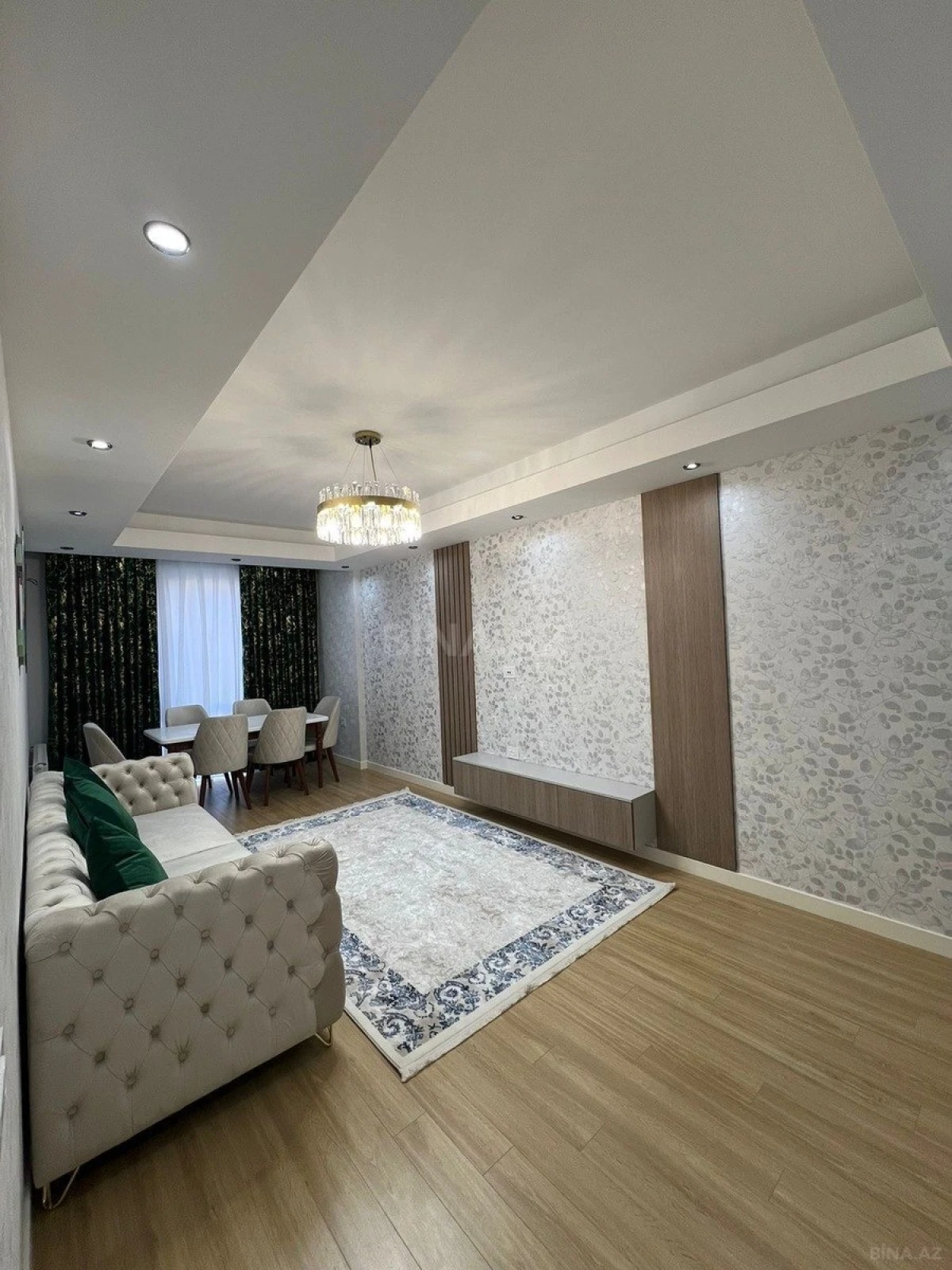 Satılır 2 otaqlı mənzil 83 m²