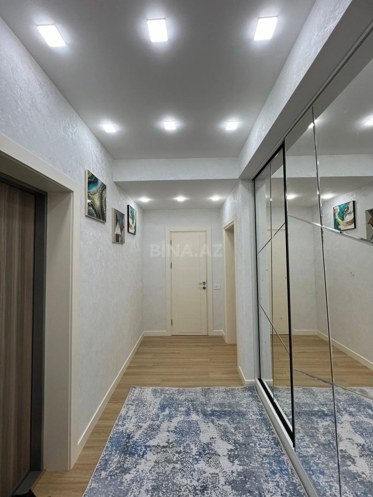 Satılır 2 otaqlı mənzil 83 m²