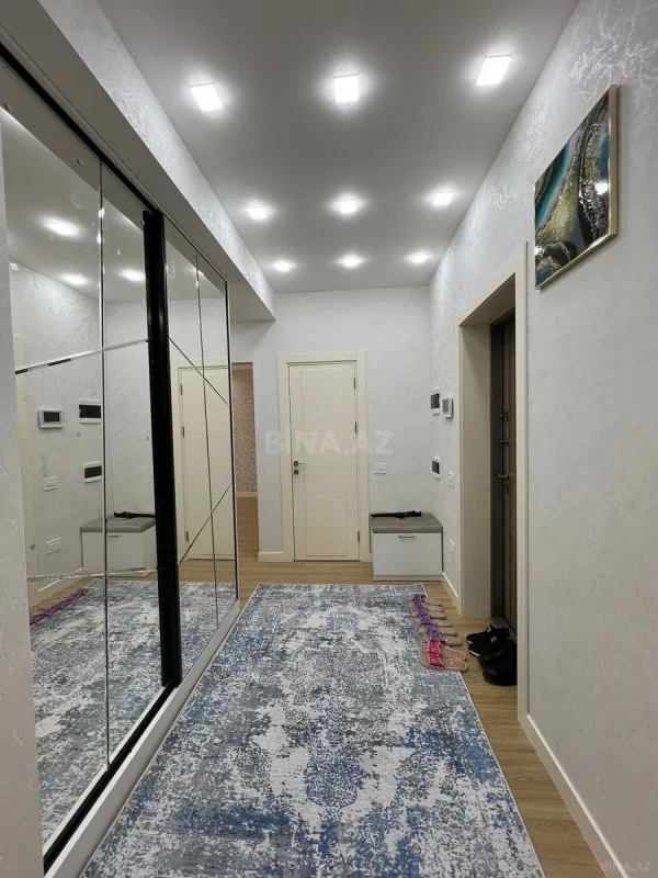 Satılır 2 otaqlı mənzil 83 m²