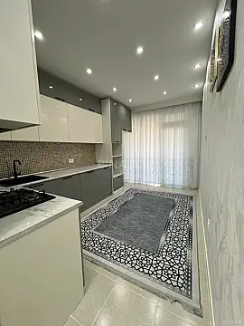 Satılır 2 otaqlı mənzil 83 m²