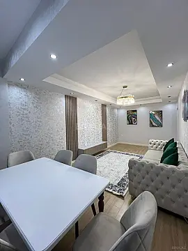 Satılır 2 otaqlı mənzil 83 m²