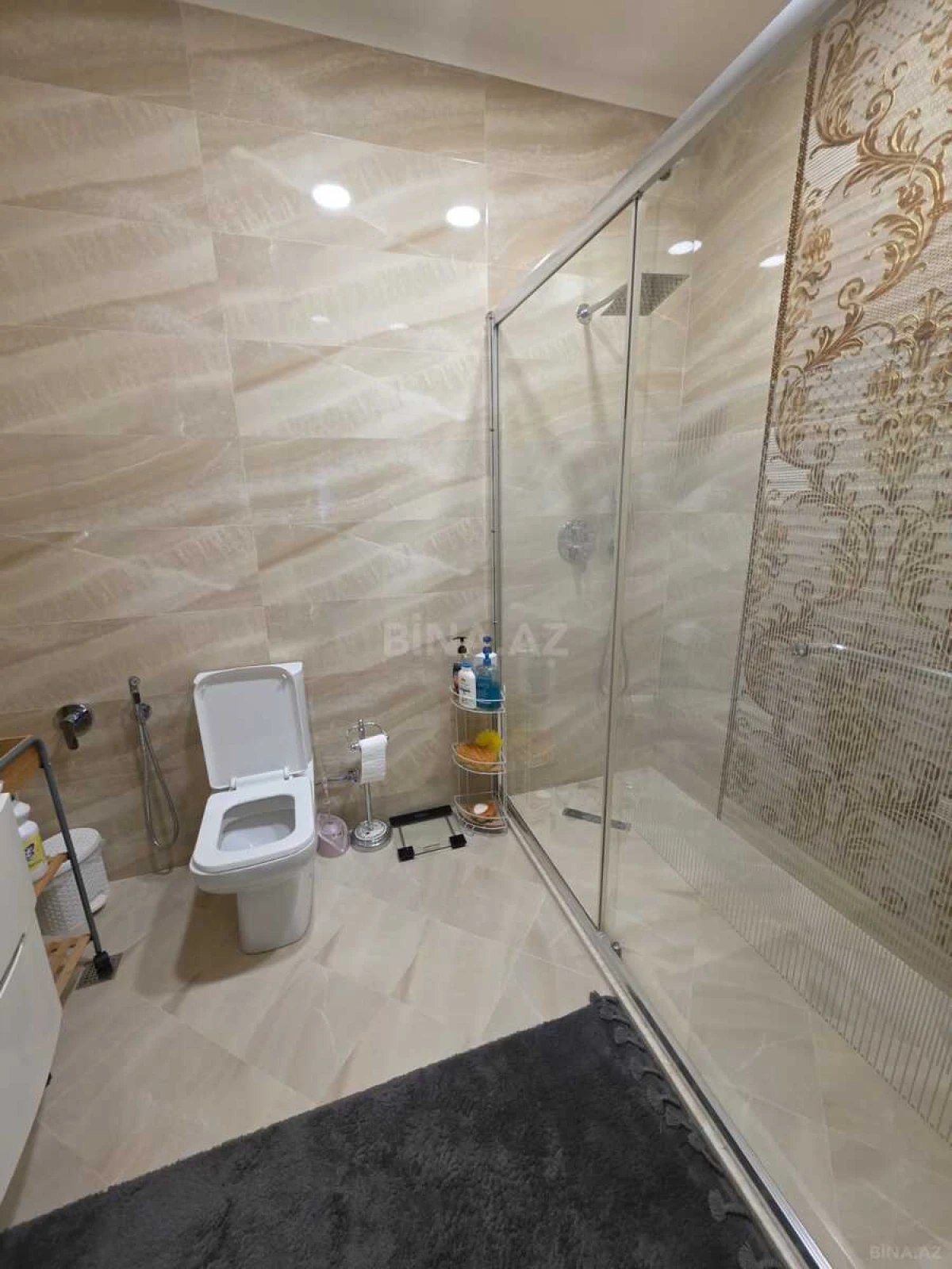 Kirayə verilir 3 otaqlı mənzil 148 m²