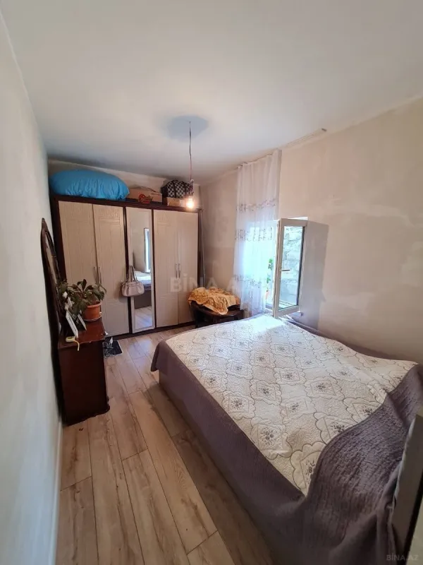 Satılır 4 otaqlı həyət evi 130 m²