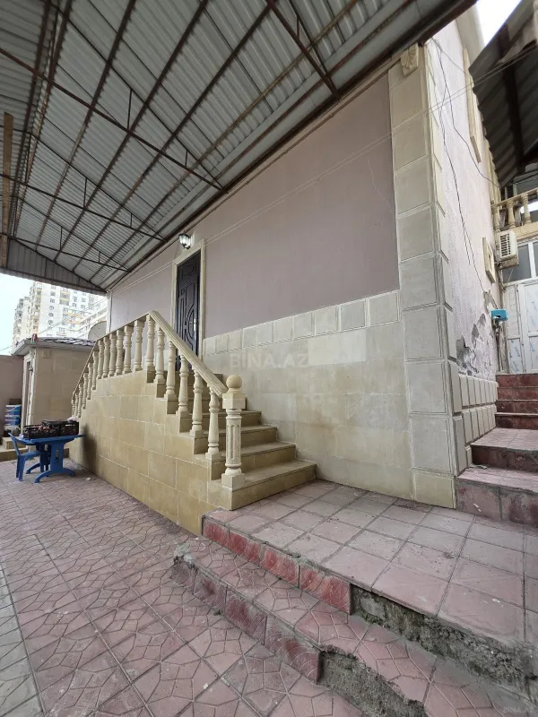 Satılır 5 otaqlı həyət evi 200 m²