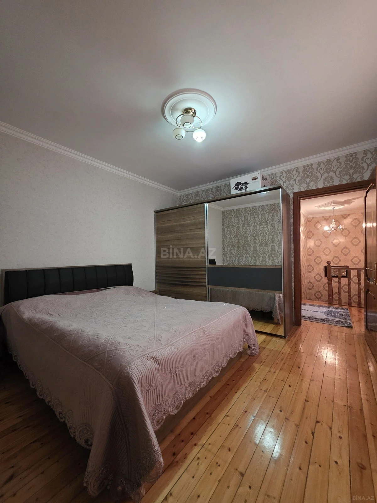 Satılır 5 otaqlı həyət evi 200 m²