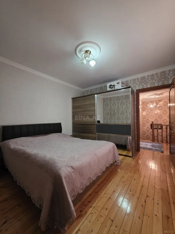 Satılır 5 otaqlı həyət evi 200 m²