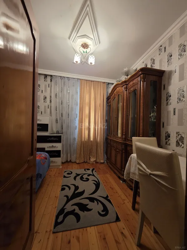 Satılır 5 otaqlı həyət evi 200 m²