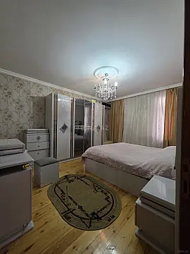 Satılır 5 otaqlı həyət evi 200 m²