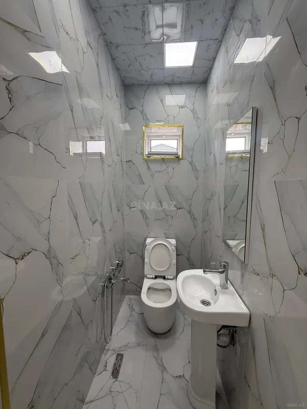 Satılır 5 otaqlı həyət evi 240 m²