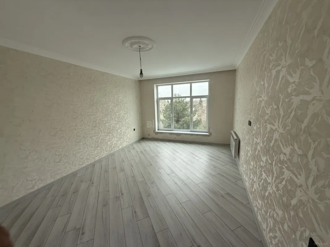 Satılır 5 otaqlı həyət evi 240 m²