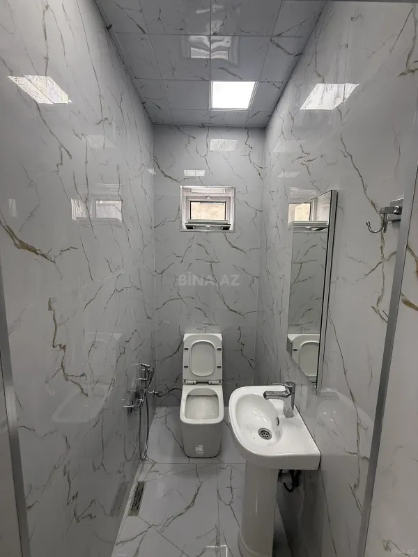 Satılır 5 otaqlı həyət evi 240 m²